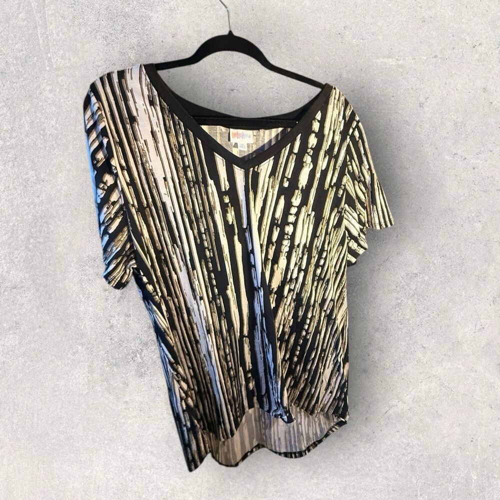 LuLaRoe Christy T - NWT- 2XL-Black, White, Green Print